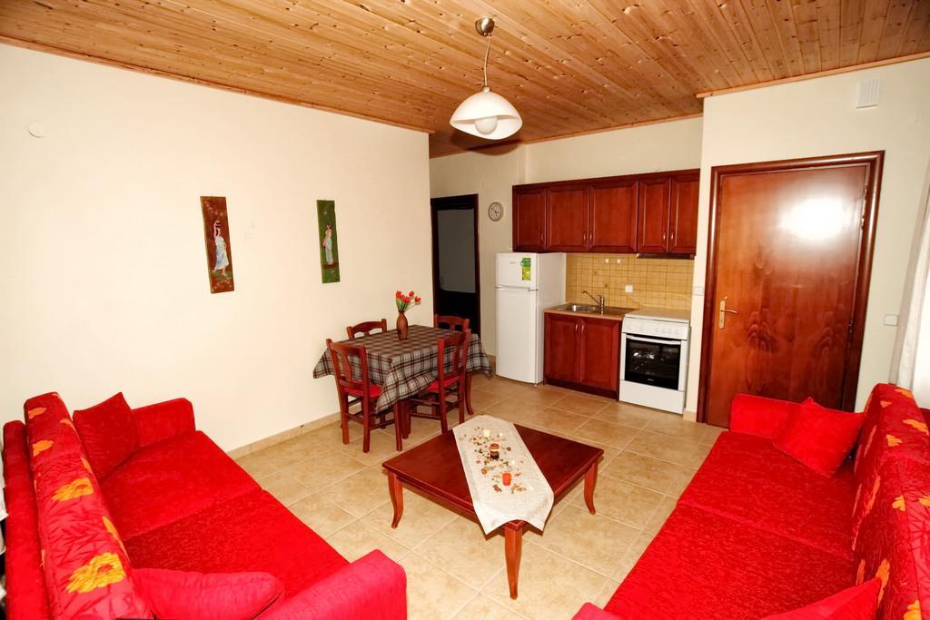 Traditional Apartments Tsikrikonis Mirtofiton Exterior foto